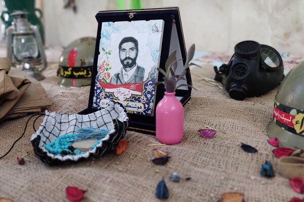 حضور پرشور دانش‌آموزان بیجار در نماز جمعه به‌مناسبت هفته دفاع مقدس