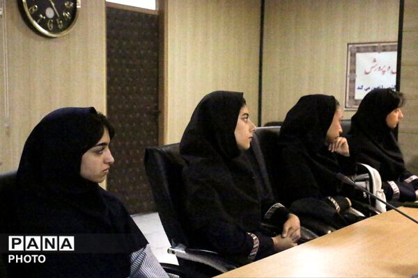پویایی فضای تربیتی در کبودرآهنگ؛ برگزاری کمیته هنری با مشارکت هنرجویان فعال