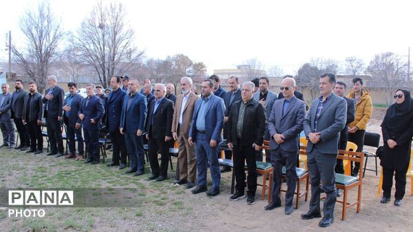 آیین کلنگ زنی مدرسه چهار کلاسه روستای تشنیز 