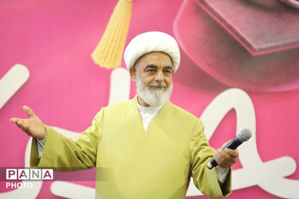 جشن بزرگ ازدواج ۱۳۰ زوج جوان دانشجو در همدان