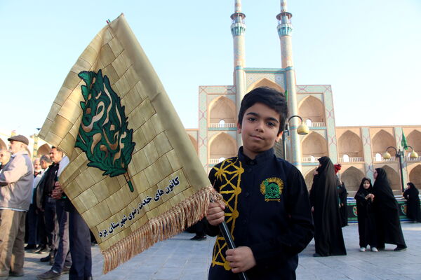 کاروان نمادین حضور امام رضا (ع) در یزد