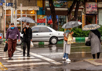 وقوع رگبار و رعدوبرق در نقاط مختلف ایران