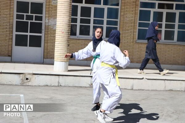 مسابقات ورزشی جام اقتدار ایران دبیرستان دخترانه فاطمه الزهرا ناحیه دو یزد