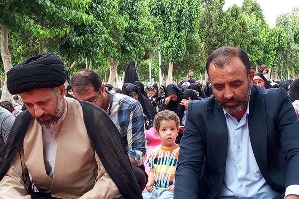 محفل پر فیض دعای عرفه در گلزار شهدا نصیرشهر