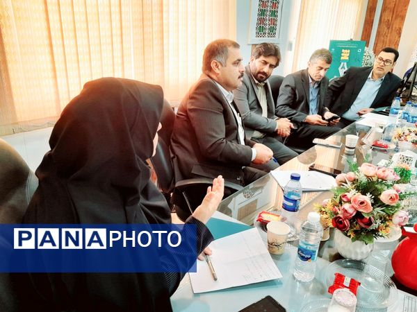 جلسه استانی دومین دوره مسابقه ملی دانش‌آموزان حافظ خوان ایران در بوشهر