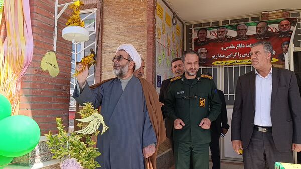 جشن عاطفه‌ها در ملکان؛ مهربانی به وقت مدرسه