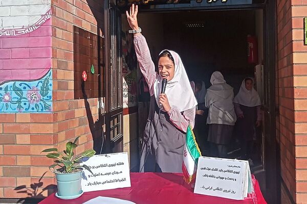 مراسم گرامیداشت هفته نیروی انتظامی در مدارس شهرستان فیروزکوه