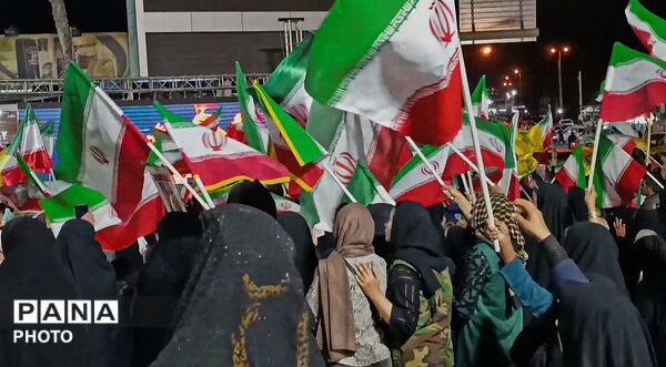 حضور بسیجیان فیروزآباد در میدان امام(ره)