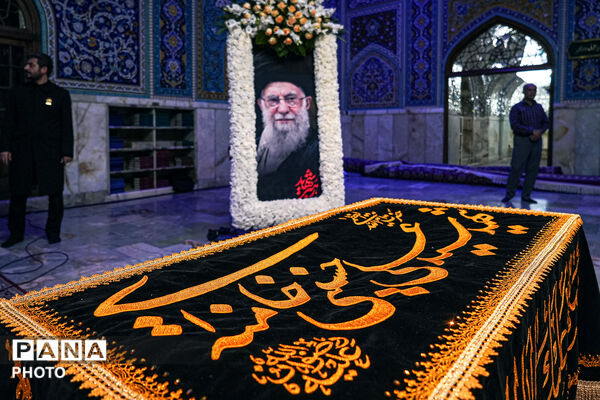 مزار مطهر رهبر شهید انقلاب اسلامی در حرم مطهر رضوی
