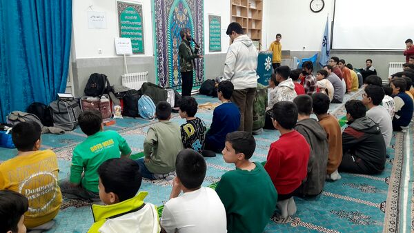 برپایی اردوی شبانه مقاومت در دبیرستان شهید بهشتی