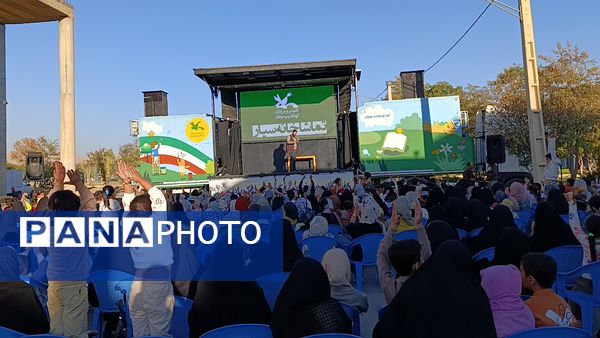 تماشاخانه سیار در شهر سفیددشت 