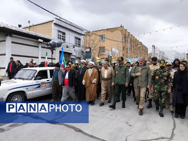 شکوه حضور مردم بانه در راهپیمایی 22 بهمن