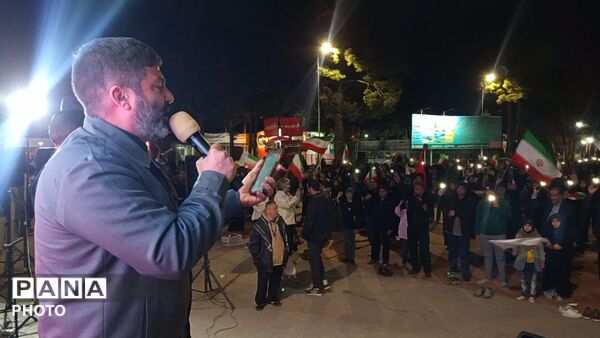  لحظه تحویل سال و تجدید بیعت با رهبر معظم انقلاب اسلامی 
