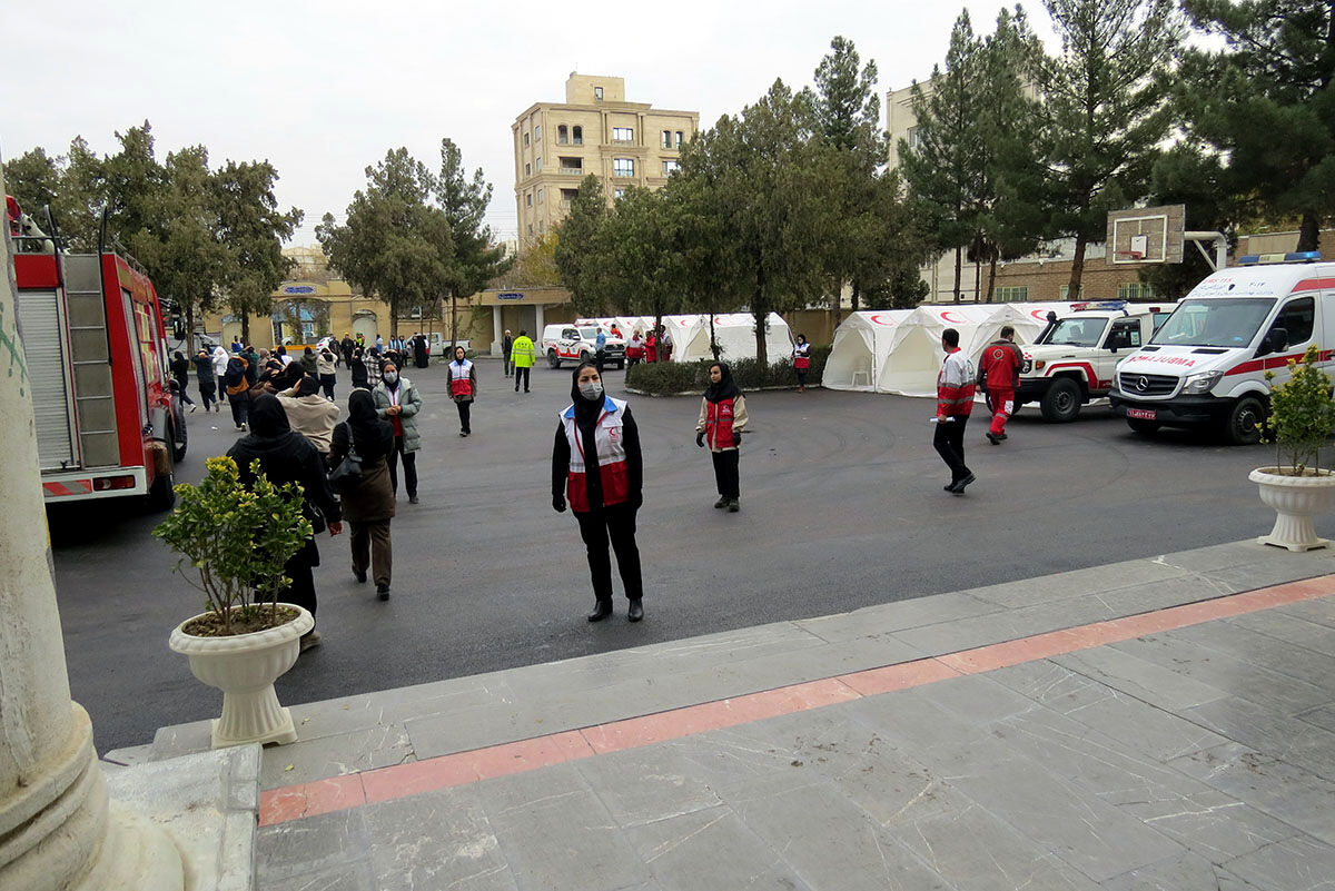 برگزاری مانور زلزله در هنرستان محمودیه شهرستان بجنورد 