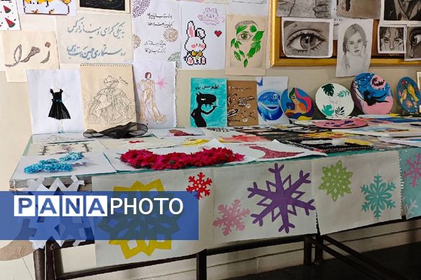برگزاری نمایشگاه آثار هنری دانش‌آموزان در دبیرستان هوشنگی