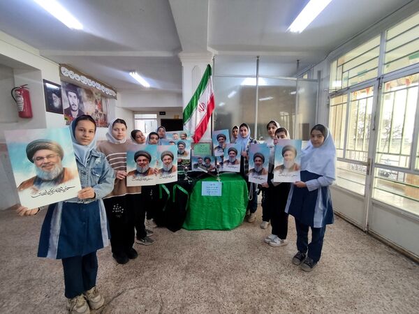 برپایی ایستگاه صلواتی در مدرسه شهید آقچه لو به مناسبت تشییع پیکر سید حسن نصرالله