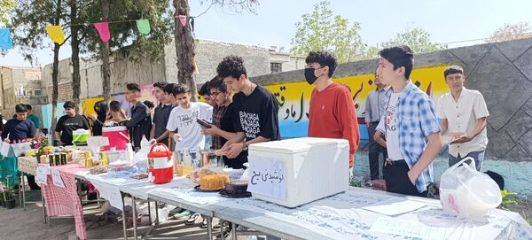 برپایی بازارچه کار و فناوری در دبیرستان شهید بهشتی آشخانه