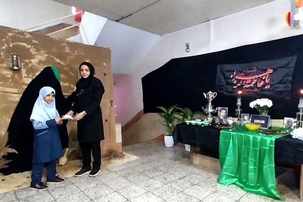 گرامیداشت شهادت حضرت فاطمه (س) در دبستان شهید مجید مجیدی ناحیه دو شهرری 