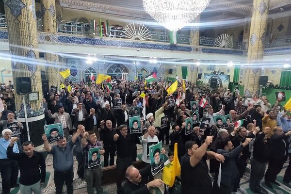 طنین پرشور فریاد مرگ بر اسرائیل و مرگ بر آمریکا توسط مردم ولایتمدار ورامین در محکومیت رژیم صهیونیستی