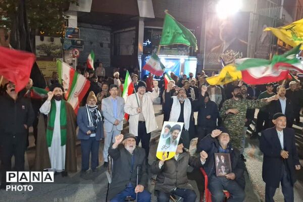 طنین حضور مردمی در فیروزکوه؛ میدان معلم میزبان میز خدمت و مطالبه‌گری شهروندان