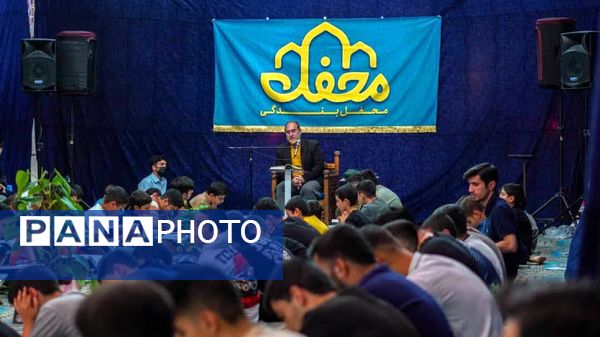 شور اعتکاف بزرگ دانش‌آموزی در فارس 