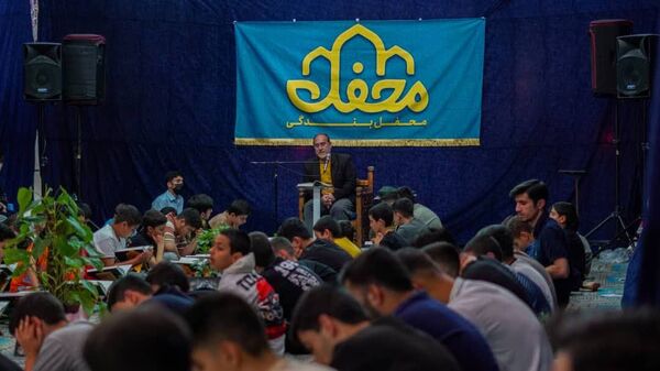 شور اعتکاف بزرگ دانش‌آموزی در فارس 