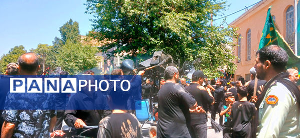 حماسه‌ای دیگر در بروجرد؛ حضور پرشور مردم در اجتماع عظیم عاشورایی