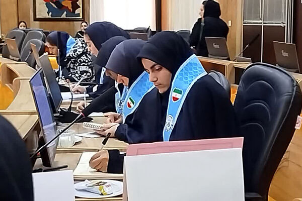 انتخابات مجلس دانش‌آموزی دختران در ناحیه ۴ شیراز