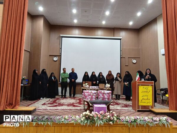 جلسه انجمن اولیا و مربیان دبیرستان نمونه فرهنگ در کانون شهید شوشتری
