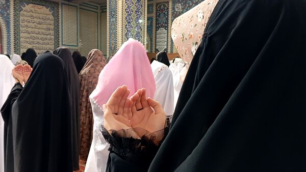 نماز جمعه با حضور دانش‌آموزان فعال بسیجی شهر بن