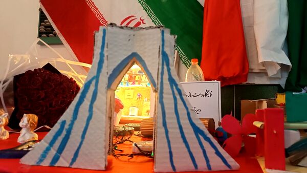 نمایشگاه ایرانمون در مدرسه خدیجه کبری شهرستان کیار