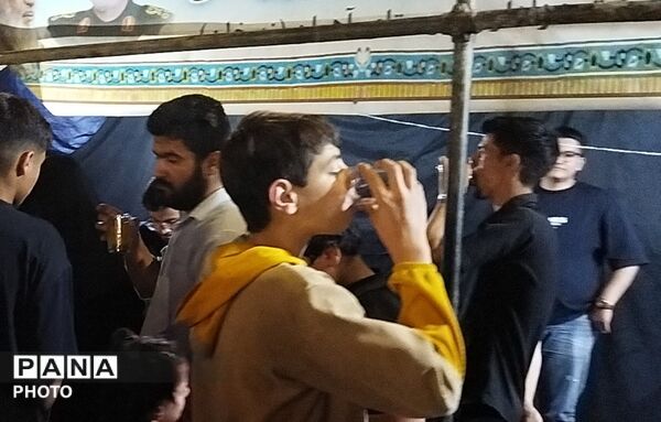موکب شهدای روستای آهوان در نود و نهمین شب از اجتماعات مردمی 