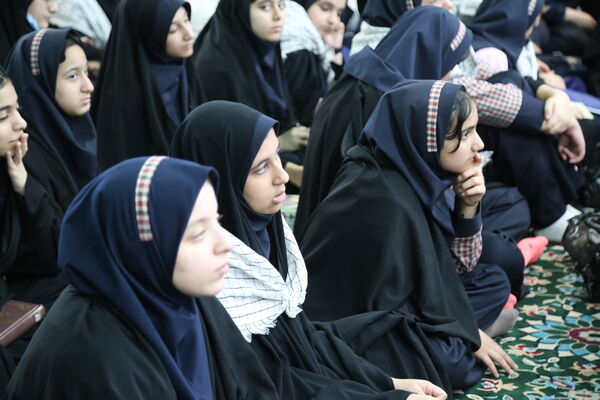 دانش‌آموزان دختر ناحیه یک در محفل اُنس با قرآن گرد‌هم آمدند