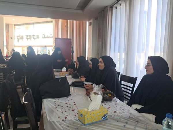 تجلیل از مربیان و معلمان پرورشی و خانواده شهدا در آشخانه