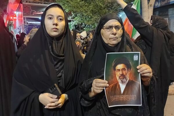 هم‌نوایی فرهنگیان و دانش‌آموزان اهر در سوگواره شبانه رهبر شهید