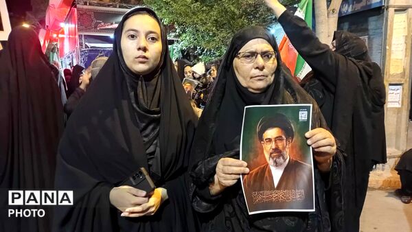 هم‌نوایی فرهنگیان و دانش‌آموزان اهر در سوگواره شبانه رهبر شهید