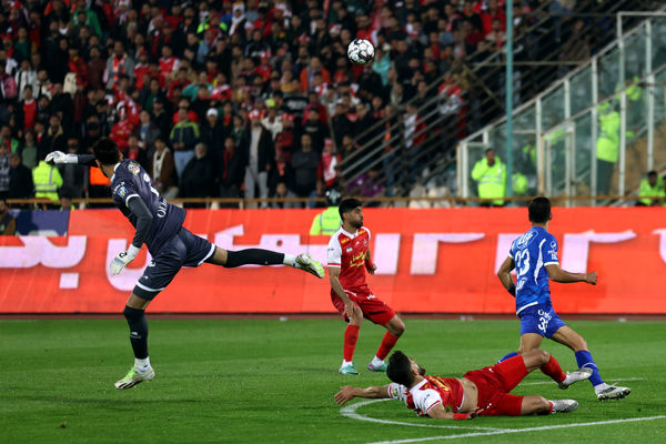 دیدار تیم‌های استقلال و پرسپولیس