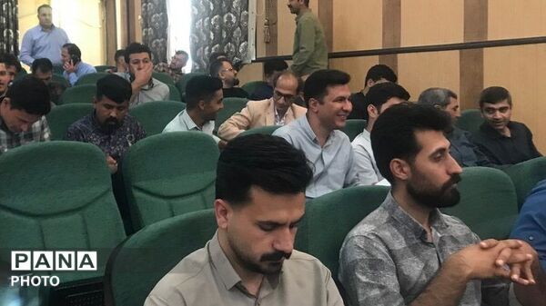 گردهمایی مسئولان و مدیران مدارس در سالن معلم اشخانه