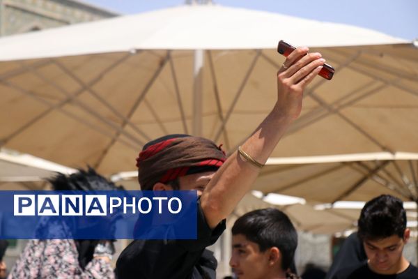 حرم مطهر رضوی غرق در ماتم اباعبدالله الحسین(ع)