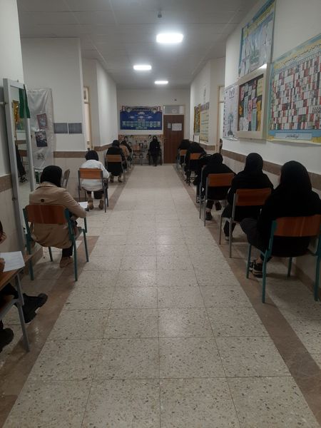 امتحانات نوبت اول دانش آموزان دبیرستان نیایش شهرستان باخرز