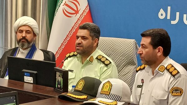 جمعی از دانش‌آموزان استان البرز به عنوان همیار پلیس انتخاب شدند