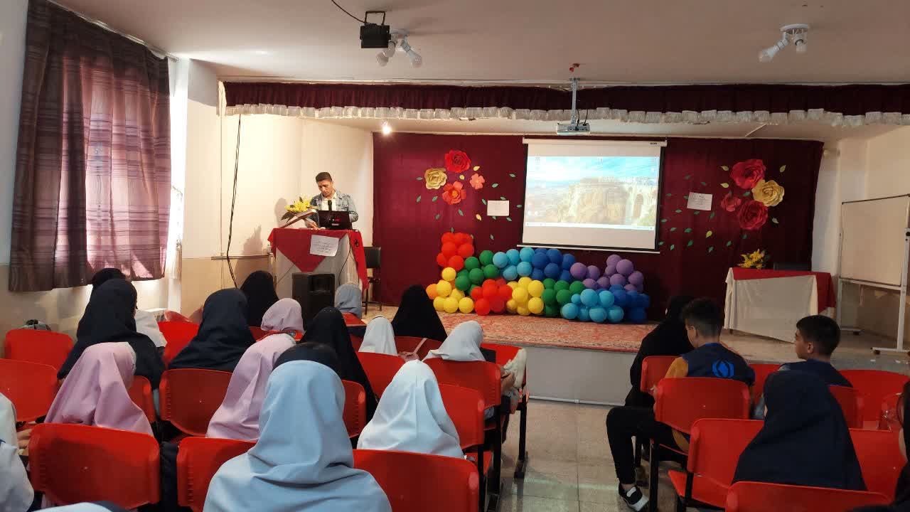 برگزاری کارگاه آموزش خبرنگاری ویژه دانش‌آموزان خبرنگار پانا در شهرستان فلاورجان 