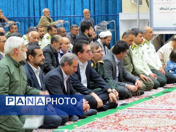 برپایی میز خدمت اداره‌کل آموزش پرورش استان در مصلی بجنورد 