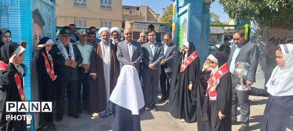 جشن شکوفه ها در دبستان عصمت