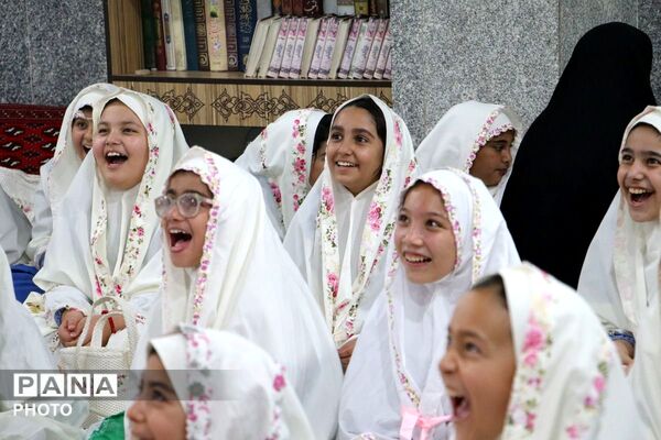 طنین بندگی در جشن تکلیف دانش‌آموزان دختر شهرستان قرچک