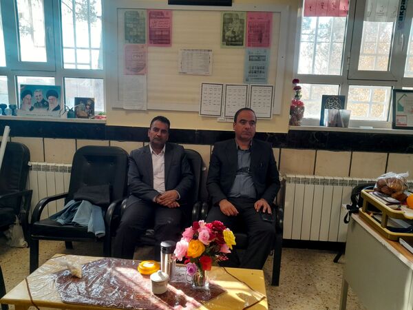 بازدید مسئولین اداره آموزش و پرورش از دبیرستان مادرمهربان خلیل آباد