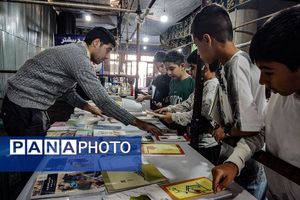 میز خدمت اداره فرهنگ شهرستان ری در مراسم نمازجمعه باقرشهر و کهریزک 