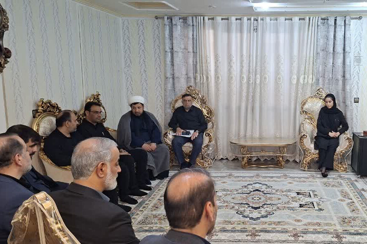 دیدار معاون پرورشی و فرهنگی وزیر آموزش و پرورش با خانواده شهید «ویسی‌تبار»