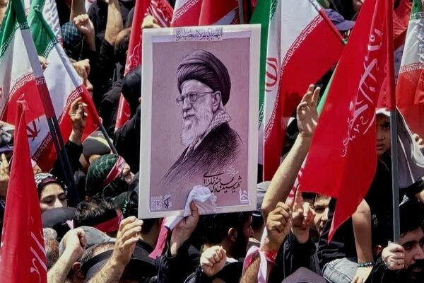 از سجاده های نور تا اوج بدرقه؛وداعی که آسمان را به ماتم نشاند