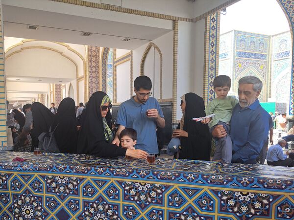 روز دحوالارض در حرم امام مهربانی‌ها